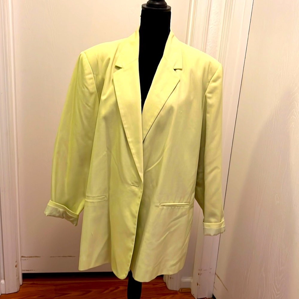 Dress barn woman 24W lime blazer